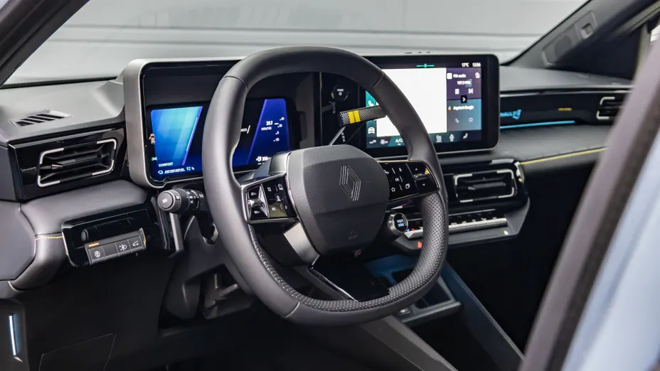 RENAULT R4 R4 52kWh Comfort Range Iconic