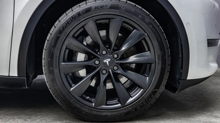 TESLA Model Y Y Long Range AWD