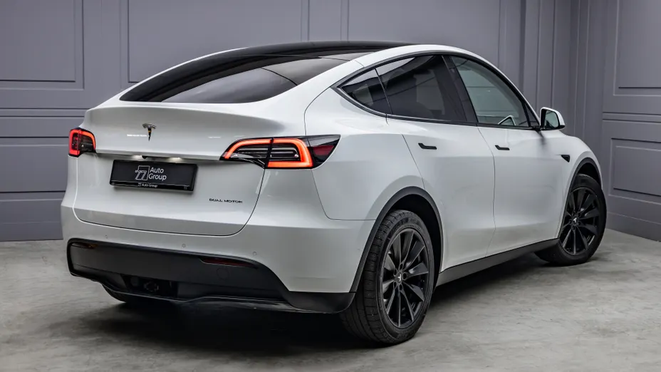 TESLA Model Y Y Long Range AWD