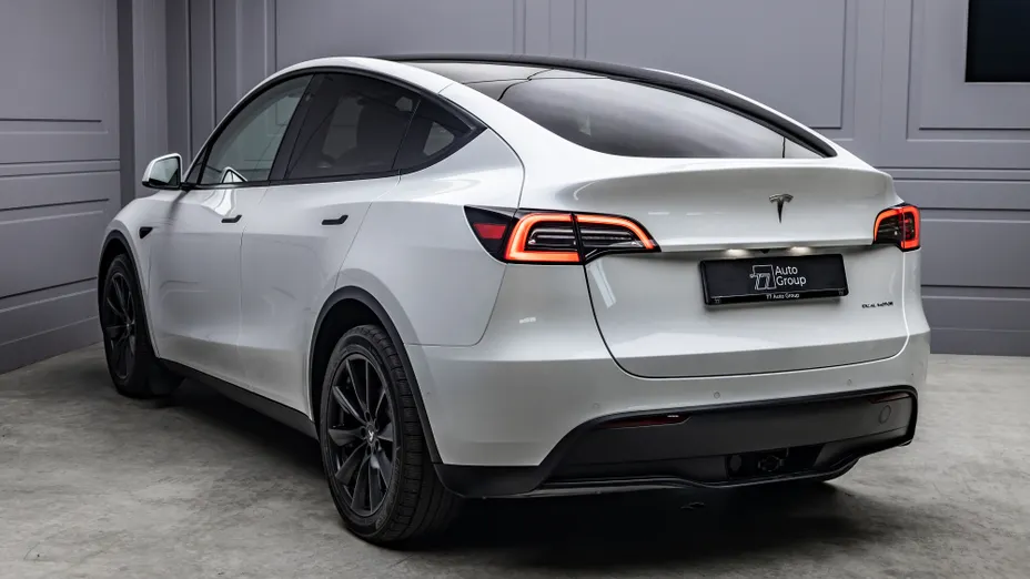 TESLA Model Y Y Long Range AWD