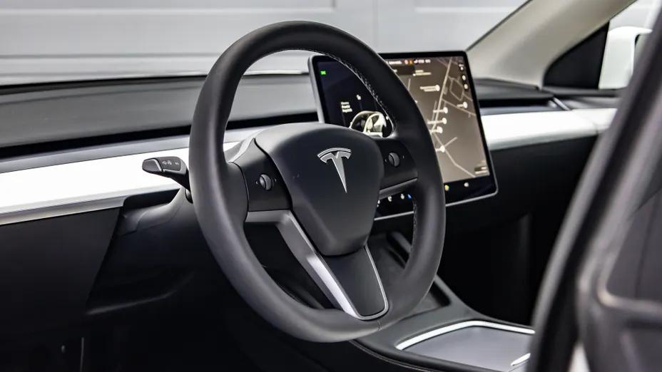 TESLA Model Y Y Long Range AWD