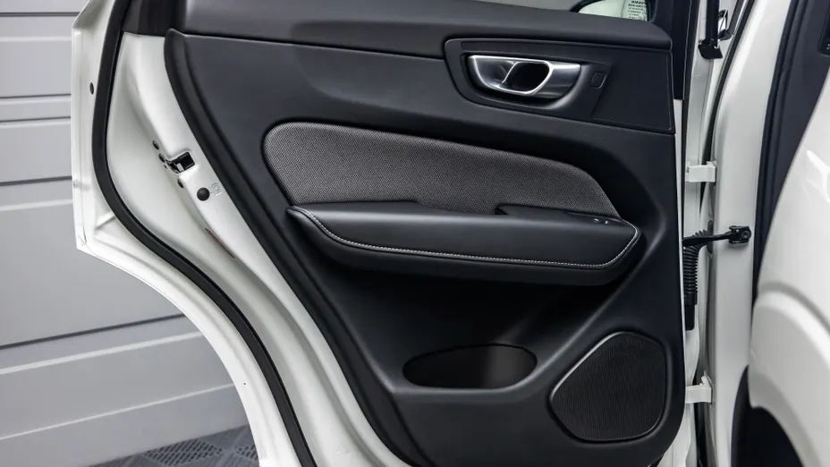 VOLVO XC60 XC60 B4 D AWD Plus Dark aut