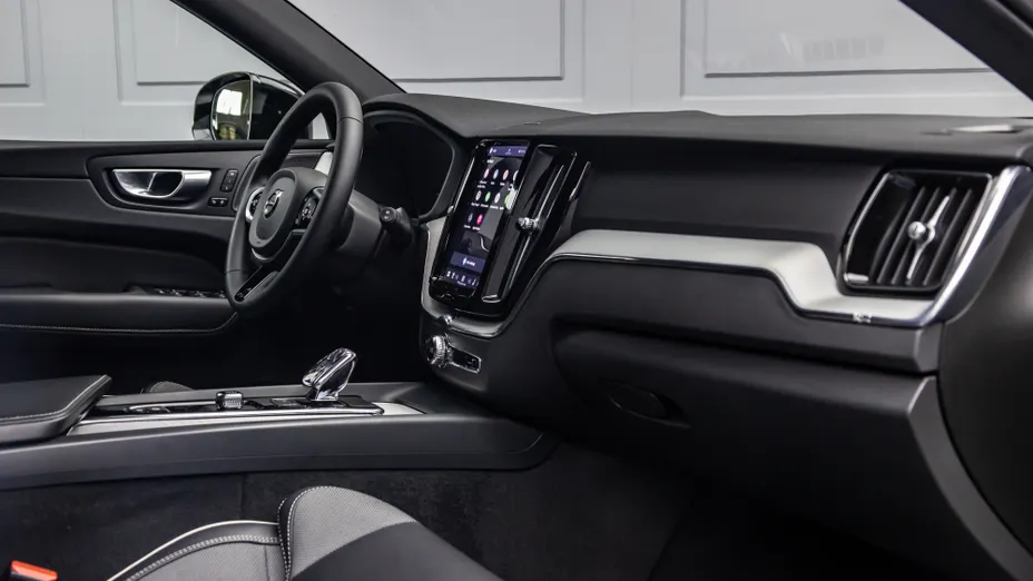 VOLVO XC60 XC60 B4 D AWD Plus Dark aut