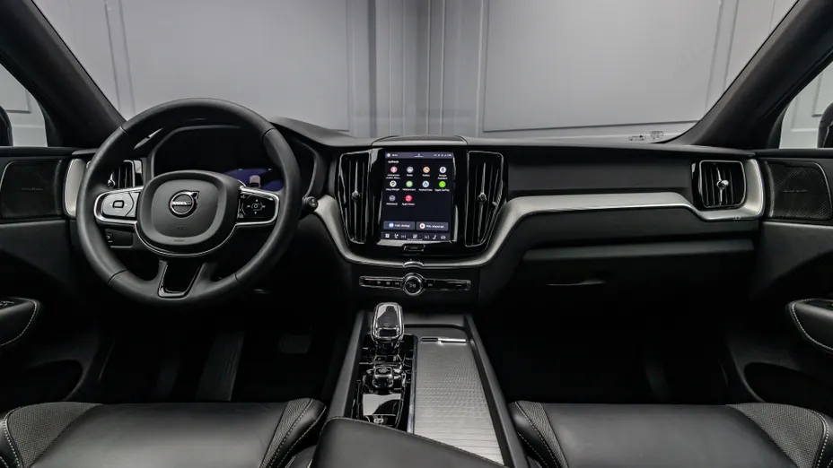 VOLVO XC60 XC60 B4 D AWD Plus Dark aut