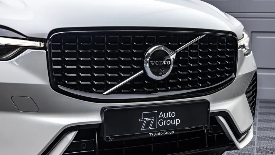 VOLVO XC60 XC60 B4 D AWD Plus Dark aut