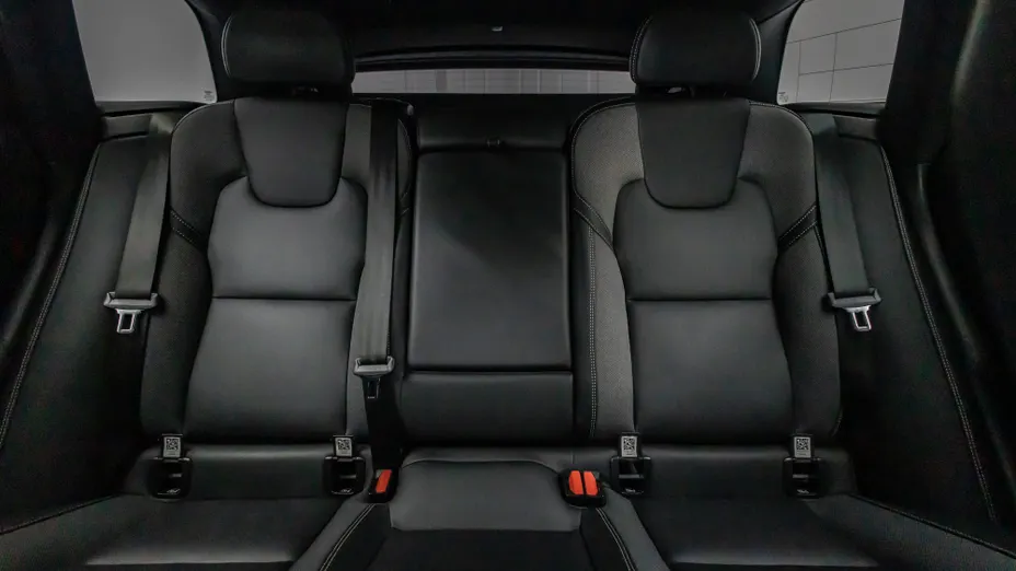 VOLVO XC60 XC60 B4 D AWD Plus Dark aut