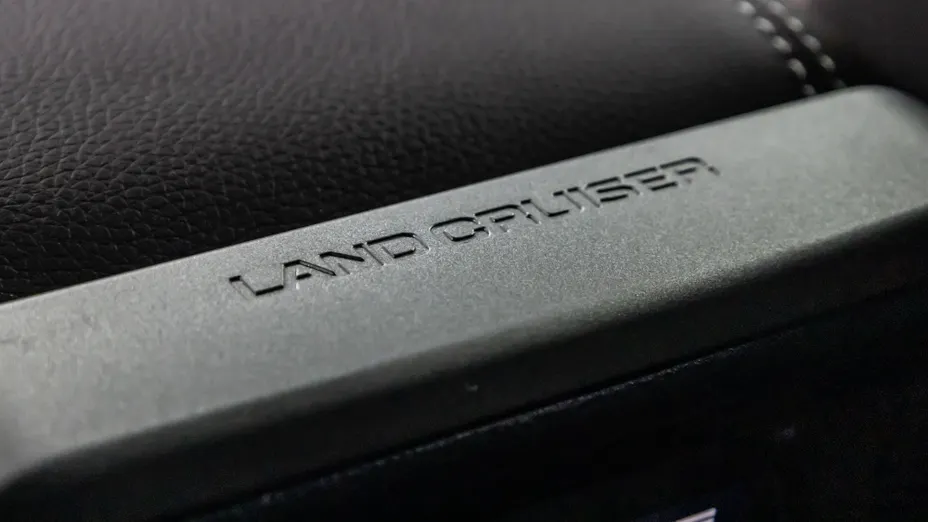 TOYOTA Land Cruiser LC 2.8 D-4D Invincible aut