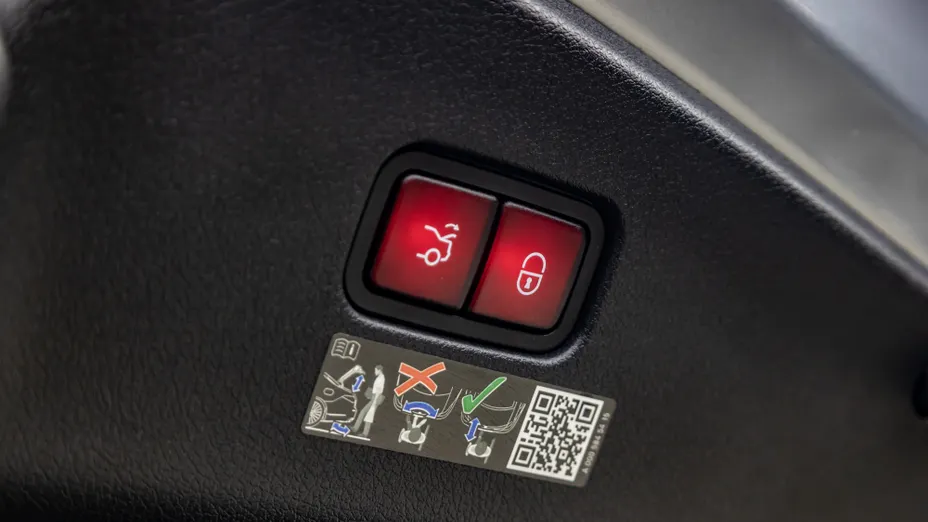 MERCEDES-BENZ CLE CLE 300 mHEV 4-Matic AMG Line