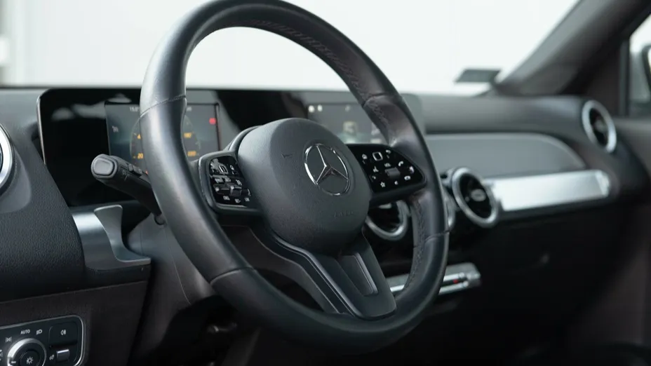 MERCEDES-BENZ GLB GLB 180 7G-DCT