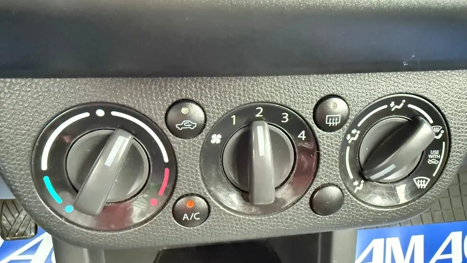 SUZUKI Swift -