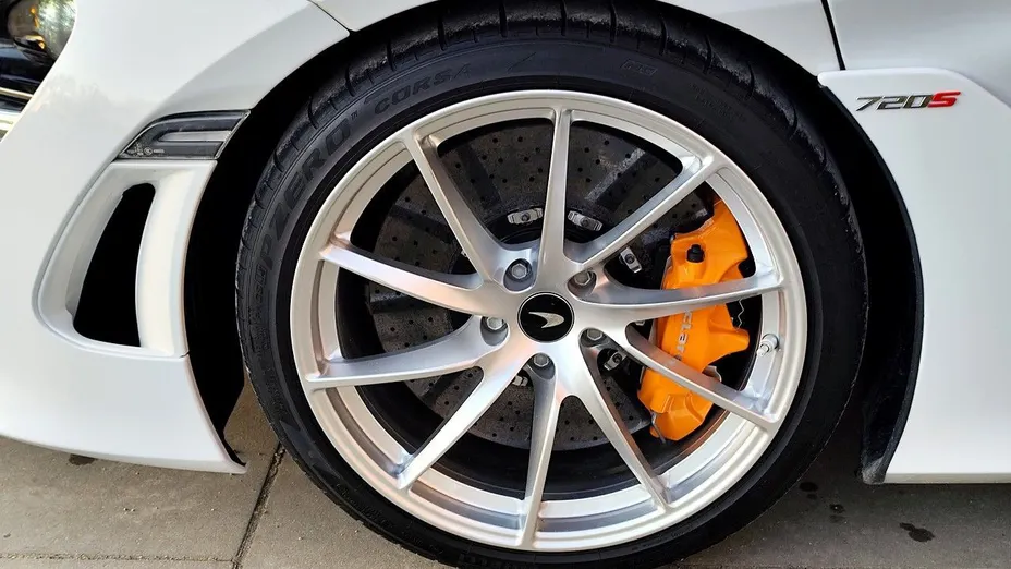 McLaren 720S Coupe -