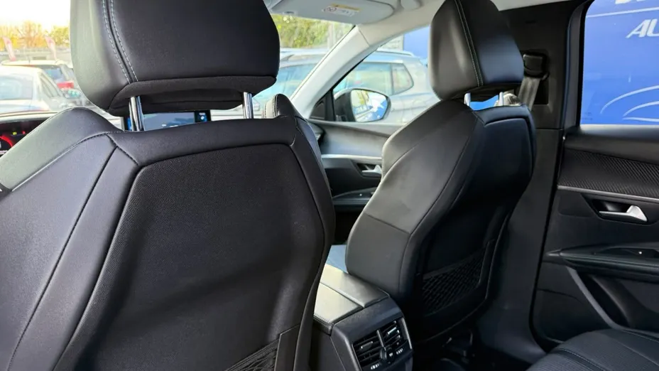 PEUGEOT 3008 -