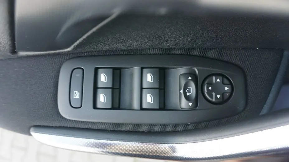 PEUGEOT 2008 2008 1.6 BlueHDi Allure S&S