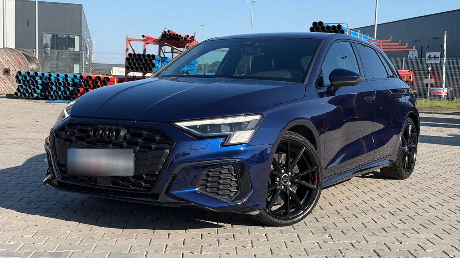 AUDI S3 -