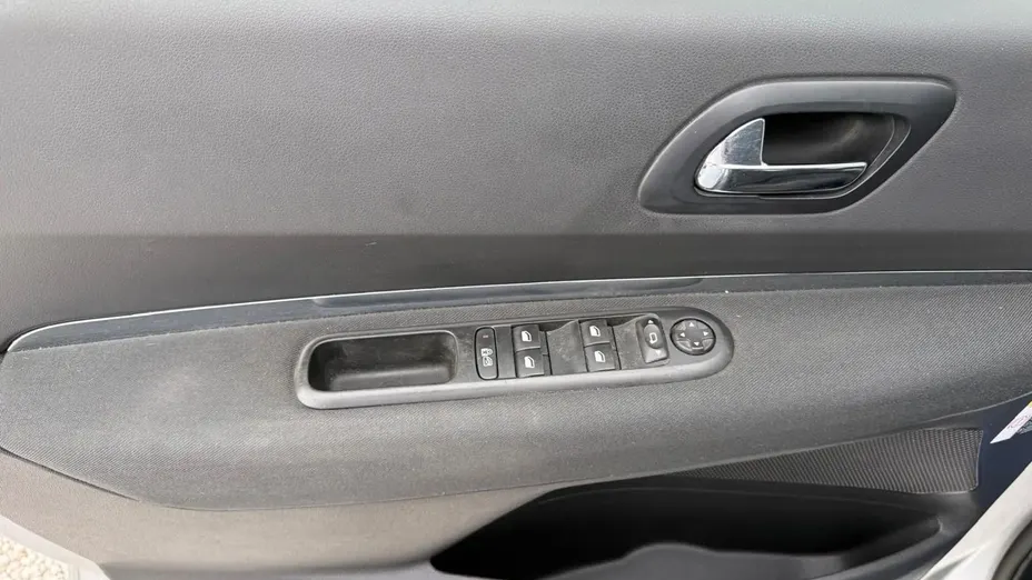 PEUGEOT 3008 -