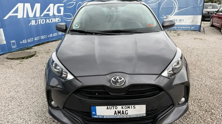 TOYOTA Yaris -