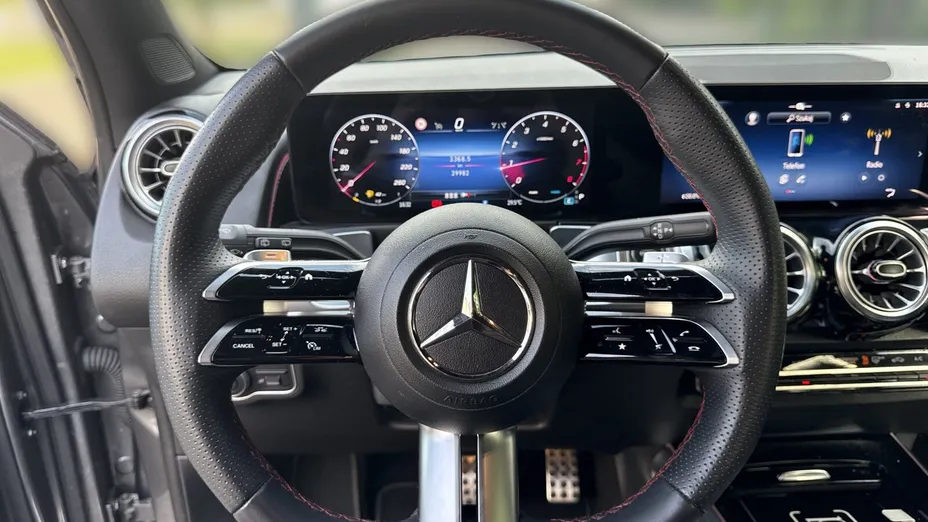 MERCEDES-BENZ GLB GLB 200 mHEV AMG Line 7G-DCT