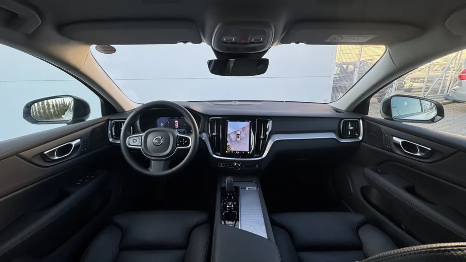 VOLVO V60 V60 B3 B Plus Dark aut