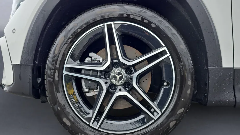 MERCEDES-BENZ GLB GLB 200 d AMG Line 8G-DCT