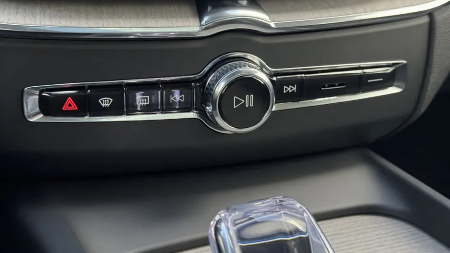 VOLVO XC60 XC60 T6 Plug-In Hybrid AWD Ultra Bright aut