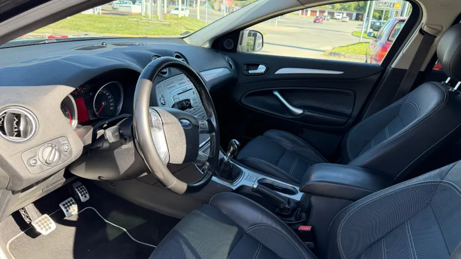 FORD Mondeo -