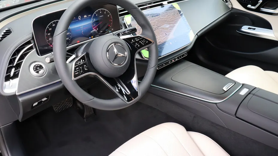 MERCEDES-BENZ E Klasa E 200 mHEV 4-Matic Avantgarde 9G-Tronic Nowy