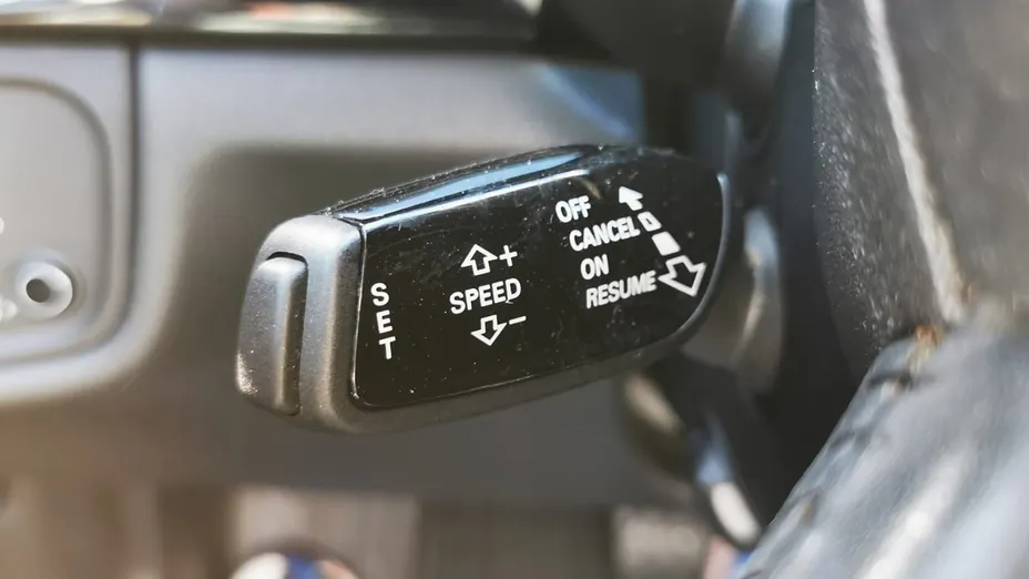 AUDI A8 -