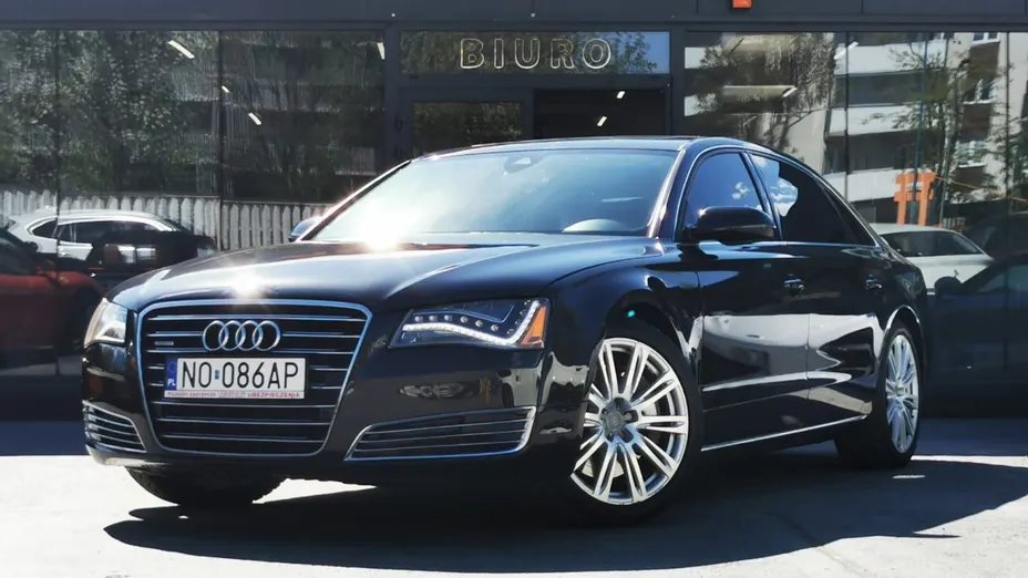 AUDI A8 -