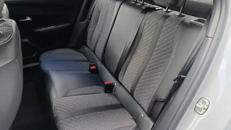 PEUGEOT 2008 2008 PureTech 130 Allure S&S EAT8