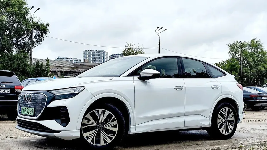 AUDI Q4 Q4 e-tron 35 52kWh Advanced