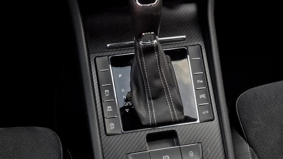 SKODA Superb Superb 2.0 TDI SCR Sportline DSG