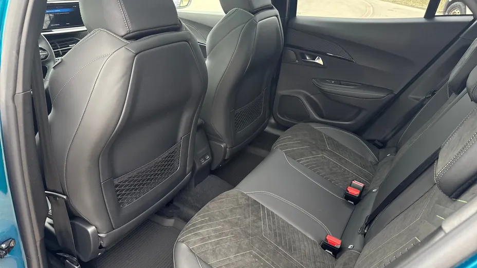 PEUGEOT 2008 2008 PureTech mHEV GT Exclusive e-DCS6 Nowy