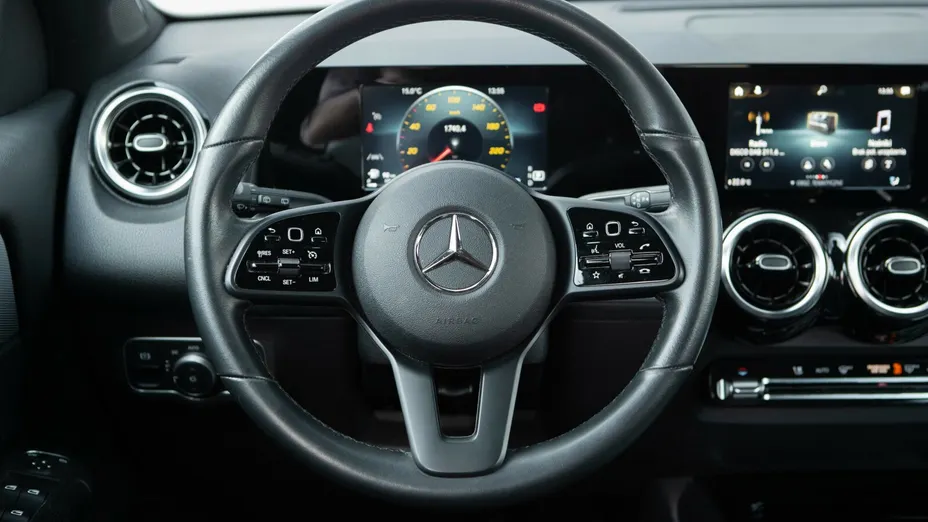 MERCEDES-BENZ GLB GLB 180 7G-DCT