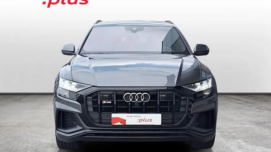 AUDI SQ8 -