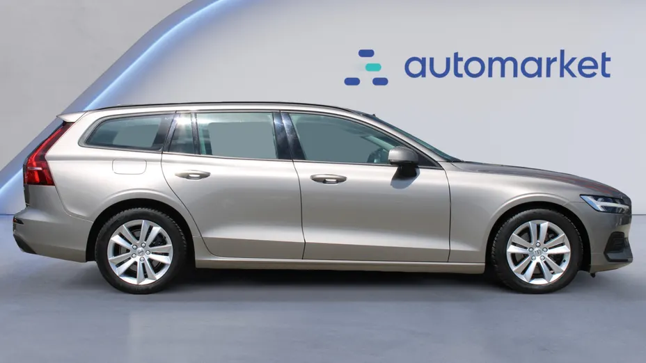 VOLVO V60 V60 B4 D Momentum Core aut