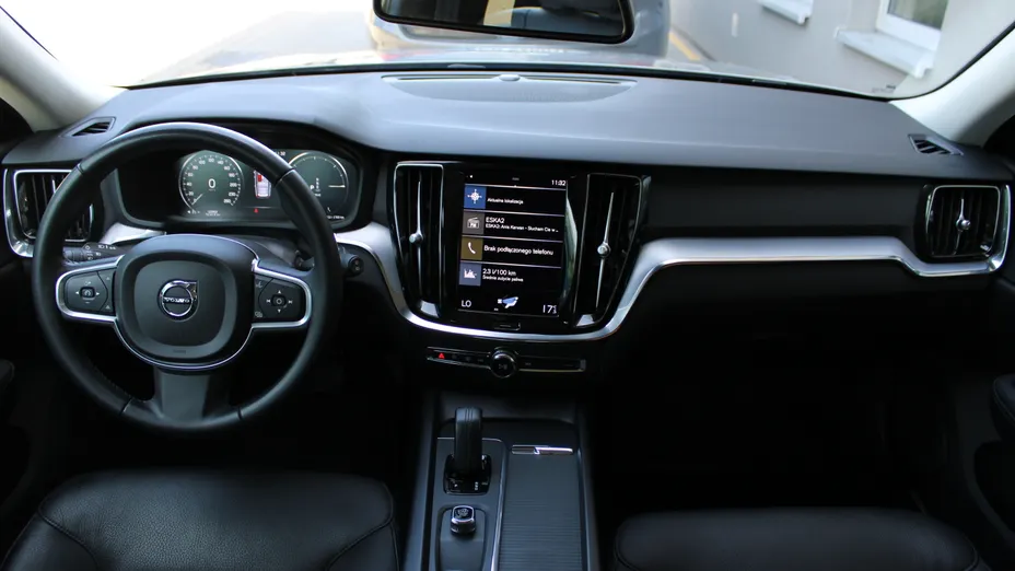 VOLVO V60 V60 B4 D Momentum Core aut