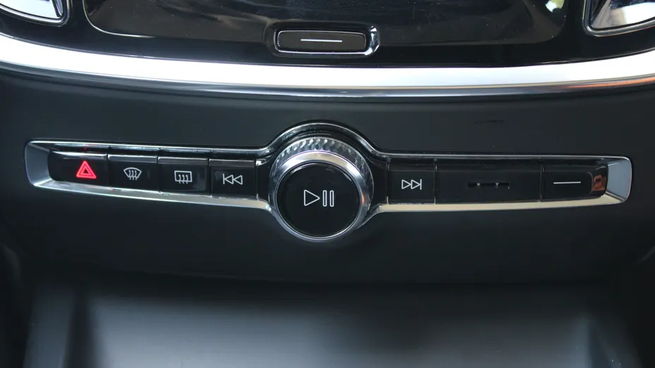 VOLVO V60 V60 B4 D Momentum Core aut