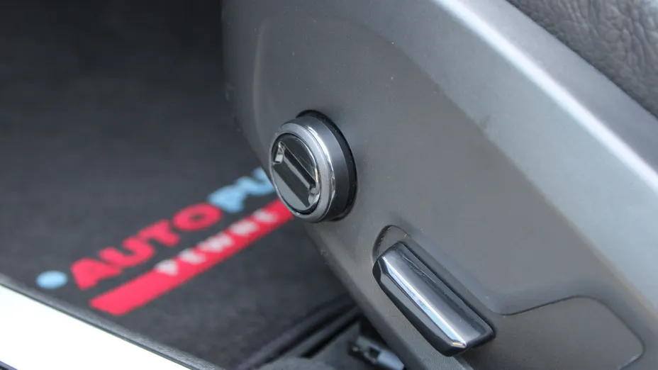 VOLVO V60 V60 B4 D Momentum Core aut