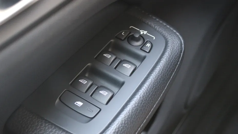 VOLVO V60 V60 B4 D Momentum Core aut