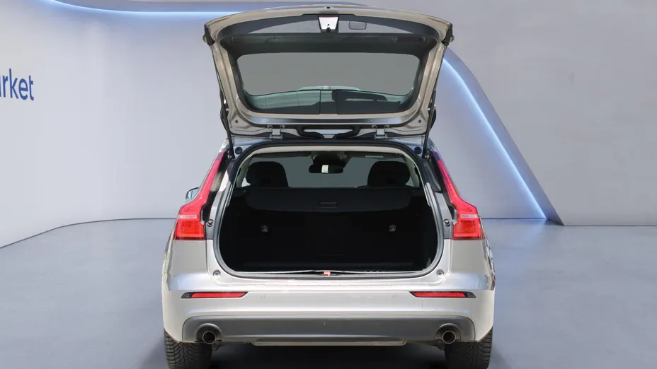 VOLVO V60 V60 B4 D Momentum Core aut
