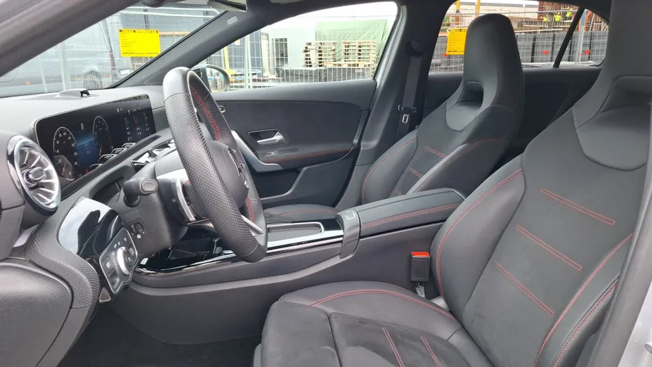 MERCEDES-BENZ A Klasa A 220 4-Matic AMG Line 8G-DCT