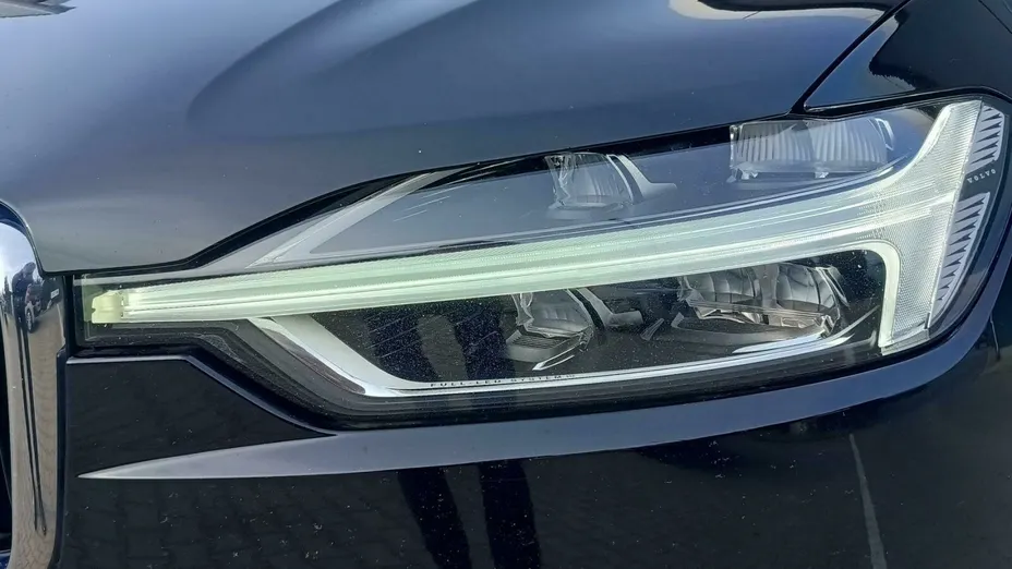 VOLVO XC60 XC60 T4 Momentum Pro aut