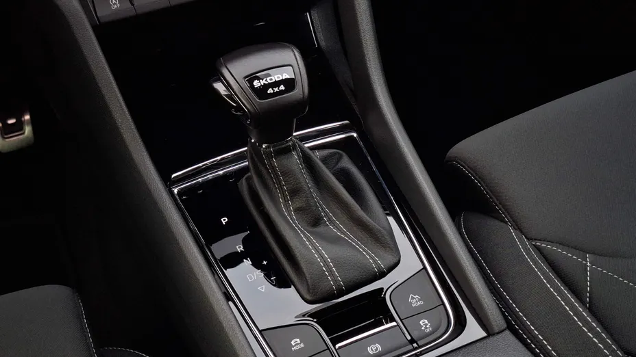 SKODA Karoq Karoq 2.0 TDI SCR 4x4 Sportline DSG