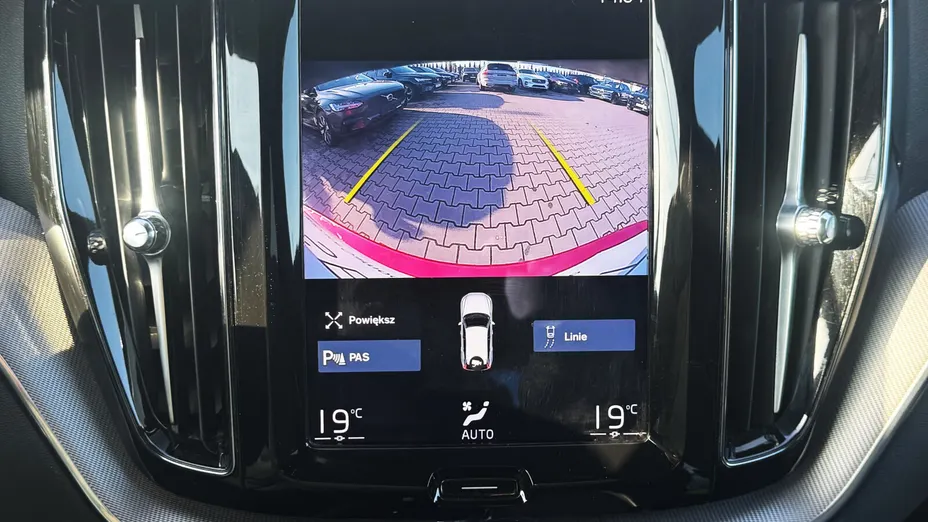 VOLVO XC60 XC60 B4 D AWD R-Design aut