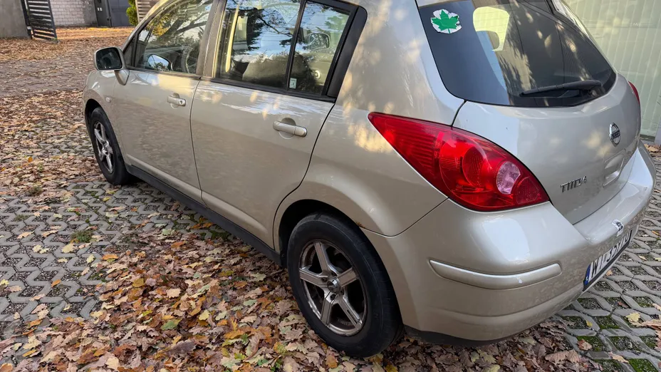 NISSAN Tiida Tiida 1.6 Visia AC/CD