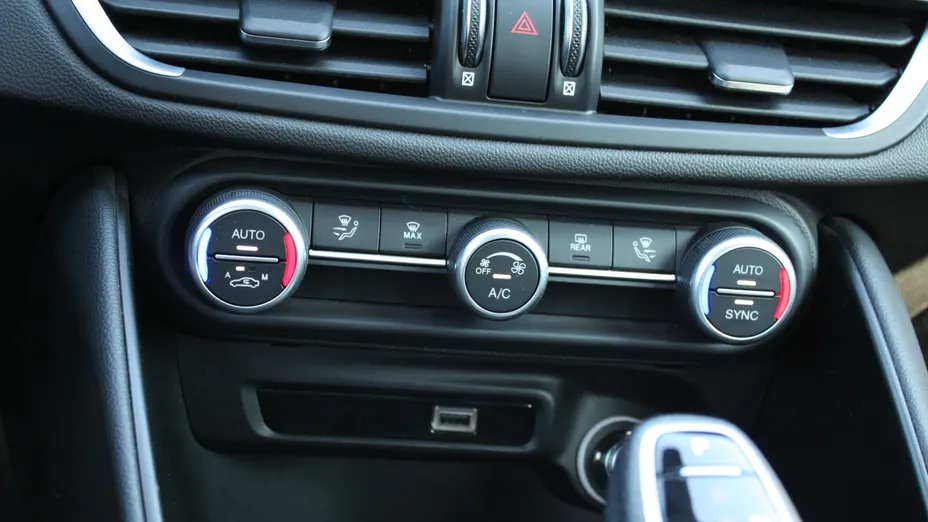 ALFA ROMEO Giulia Giulia 2.0 Turbo Sprint Q4 aut