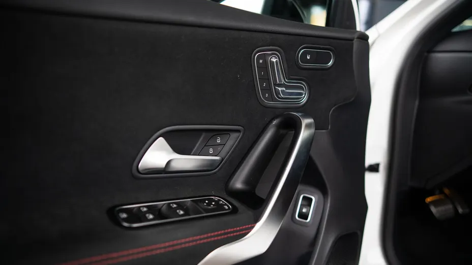 MERCEDES-BENZ A Klasa A 250 e PHEV AMG Line 8G-DCT