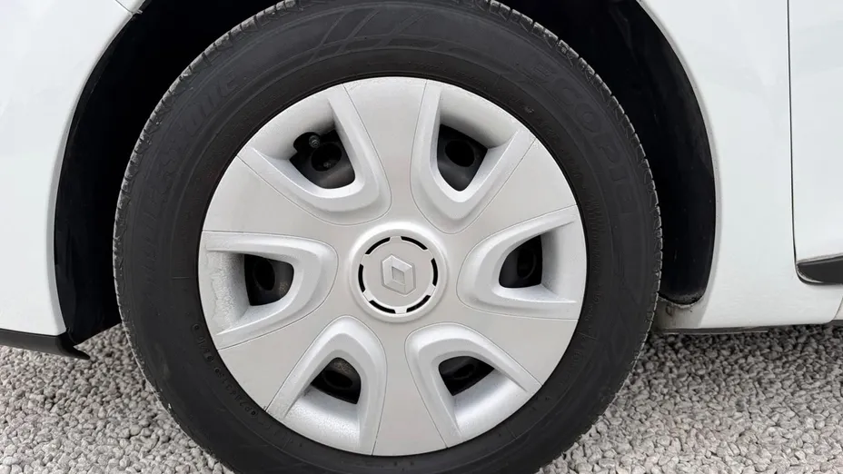 RENAULT Clio -