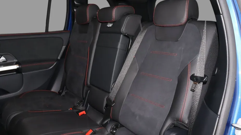 MERCEDES-BENZ GLB GLB 200 mHEV AMG Line 7G-DCT