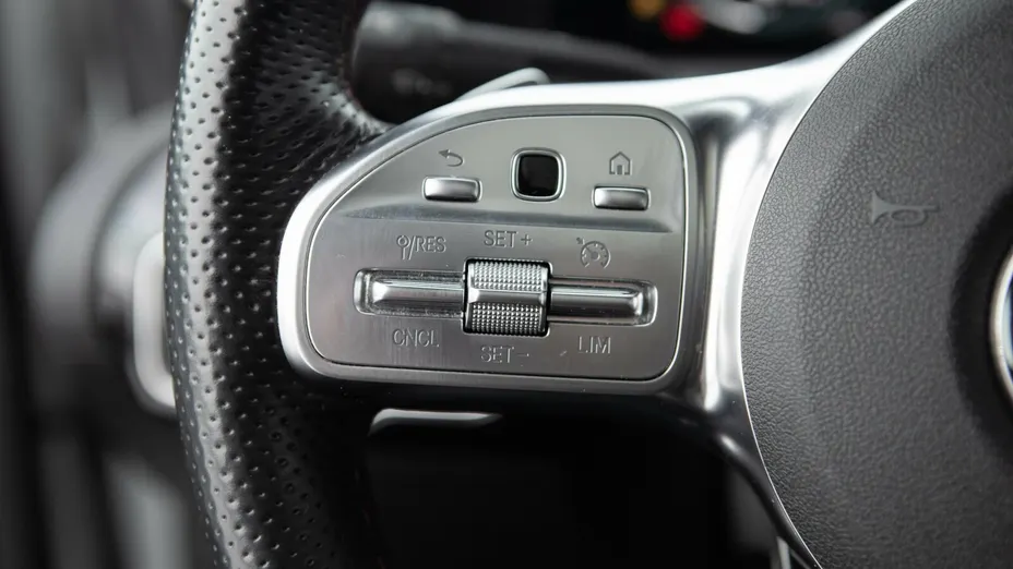 MERCEDES-BENZ CLA CLA 250 AMG Line 7G-DCT